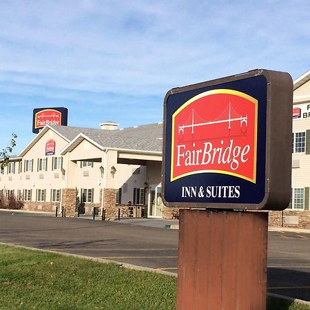 Fairbridge Inn And Suites - מיילס סיטי מראה חיצוני תמונה