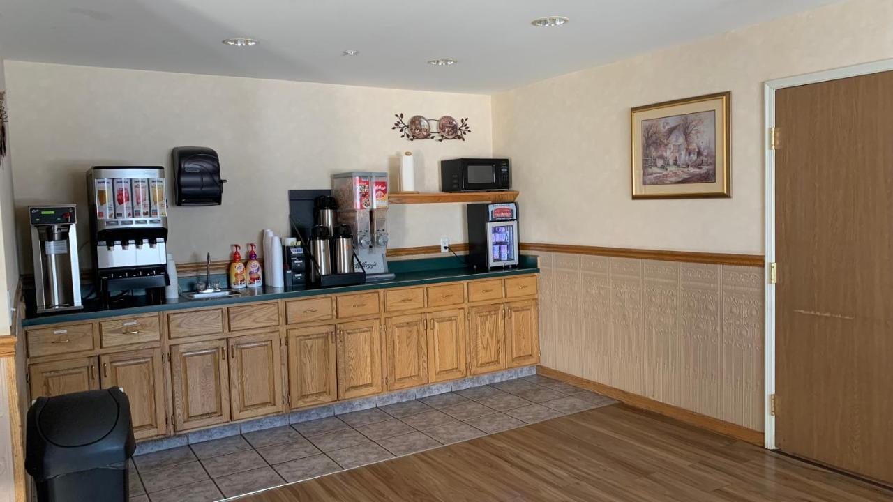 Fairbridge Inn And Suites - מיילס סיטי מראה חיצוני תמונה