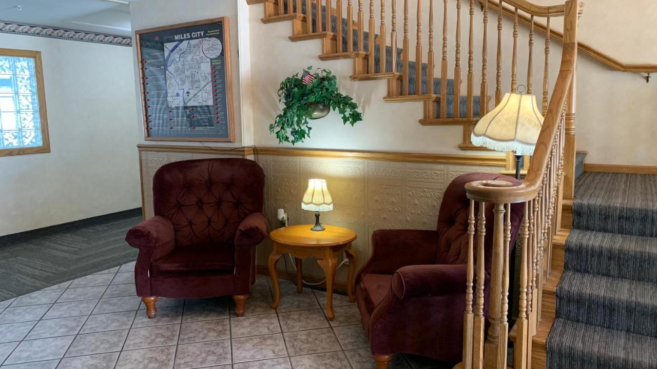Fairbridge Inn And Suites - מיילס סיטי מראה חיצוני תמונה
