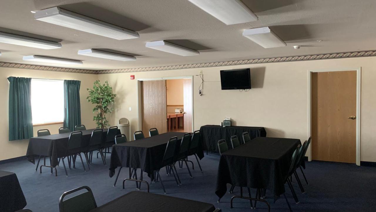Fairbridge Inn And Suites - מיילס סיטי מראה חיצוני תמונה