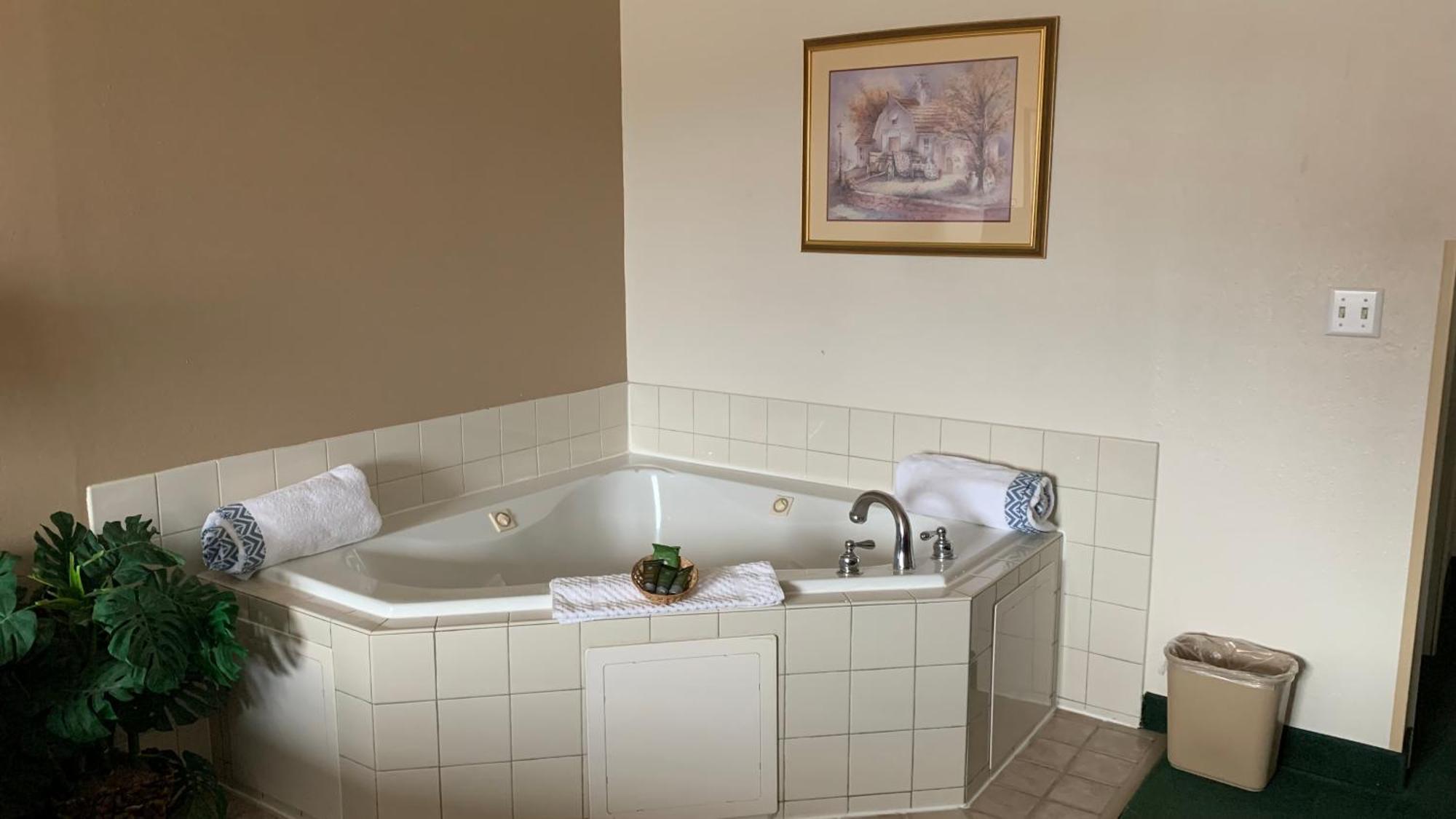 Fairbridge Inn And Suites - מיילס סיטי חדר תמונה