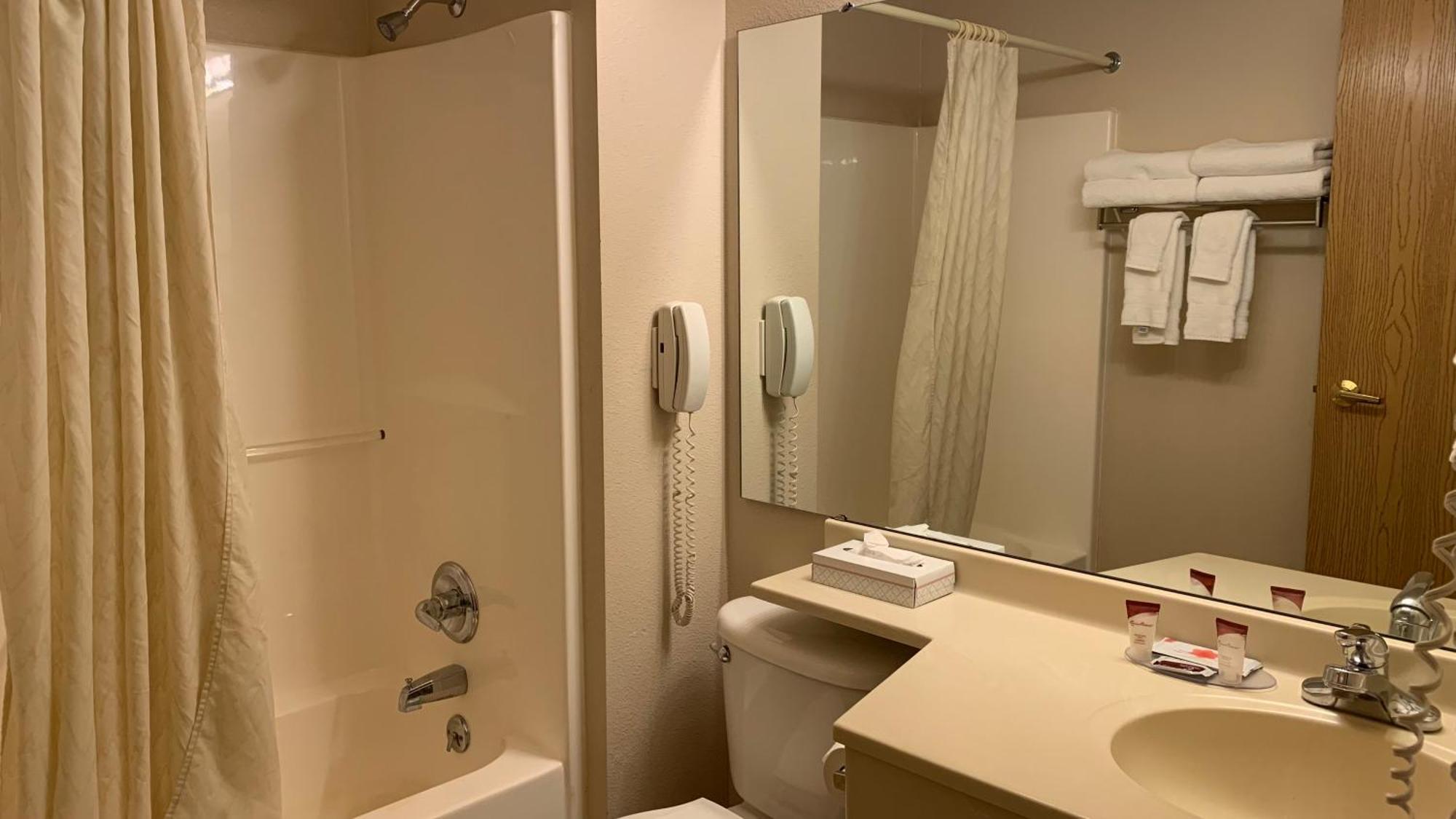 Fairbridge Inn And Suites - מיילס סיטי חדר תמונה