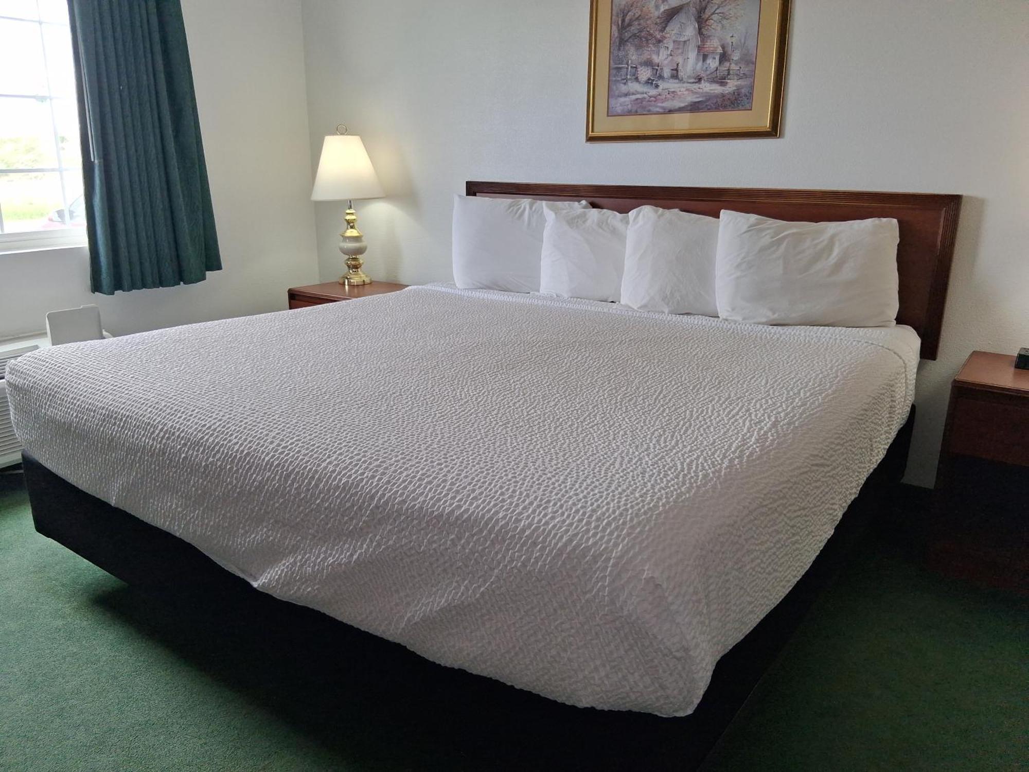 Fairbridge Inn And Suites - מיילס סיטי מראה חיצוני תמונה
