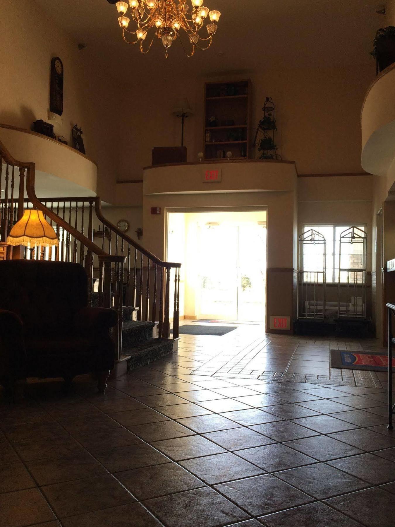 Fairbridge Inn And Suites - מיילס סיטי מראה חיצוני תמונה