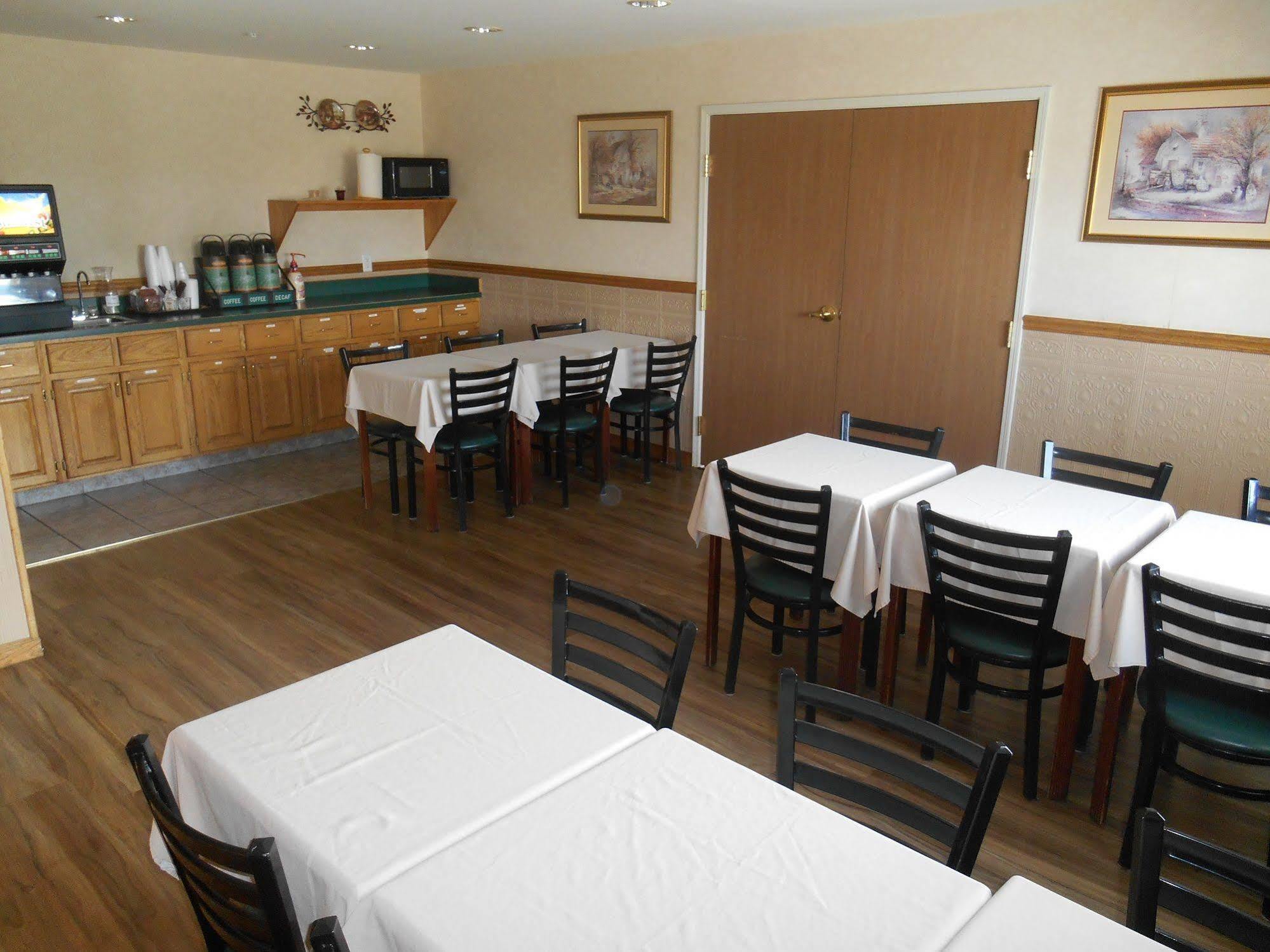 Fairbridge Inn And Suites - מיילס סיטי מראה חיצוני תמונה